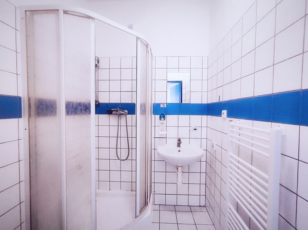 součástí každého pokoje je vlastní sociální zařízení 