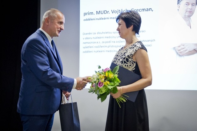 Ocenění převzala MUDr. Ivana Harisová. Foto: Jiří Balát