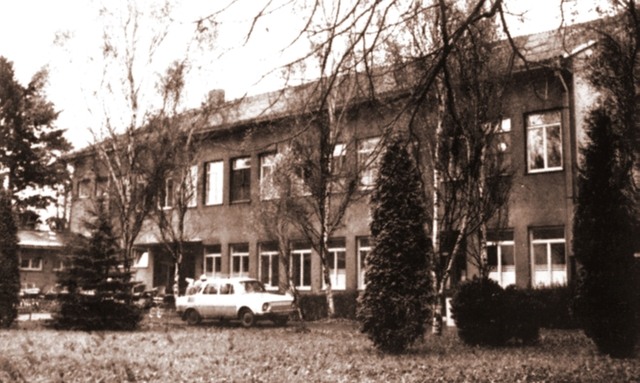 Nová budova ortopedického oddělení z roku 1954 – ambulance a operační sál. 